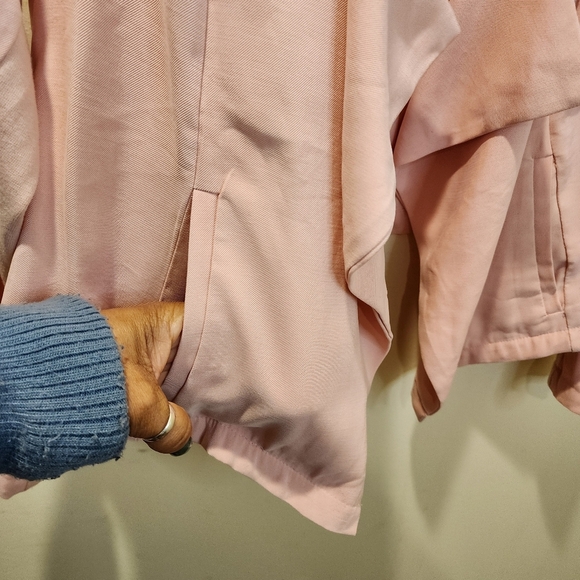 Torrid Plus Sizr Pink Blazer Asymmetrical Draped Design  Fits Size 10 - Picture 7 of 13